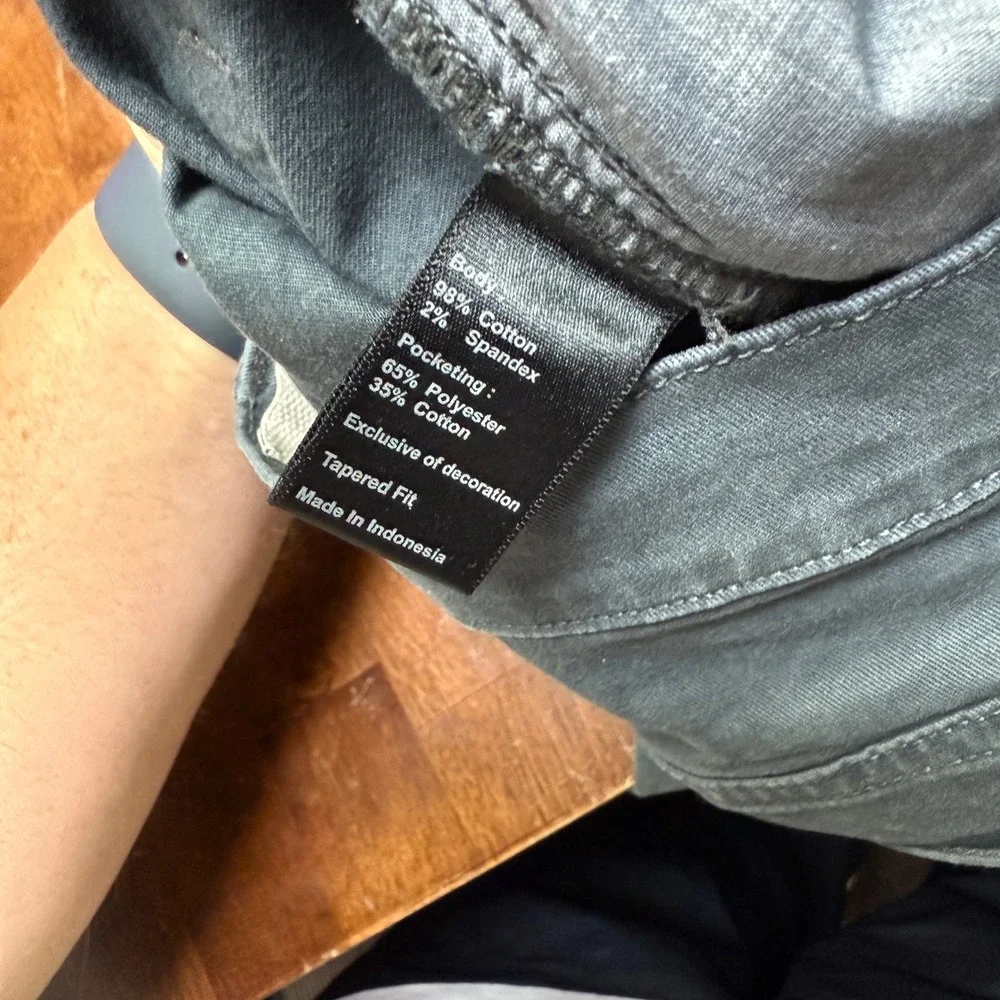 Flint and Tinder Tapered Fit Pants Chinos Gray Mens Size 30X29 (tag says 30x32)‎